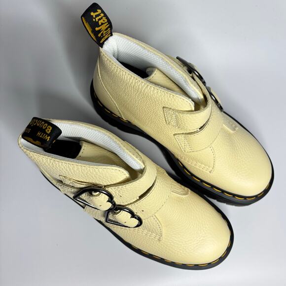 Dr. Martens Devon Heart Leather Platform Boots in Toile Cream Milled Nappa - Picture 6 of 9